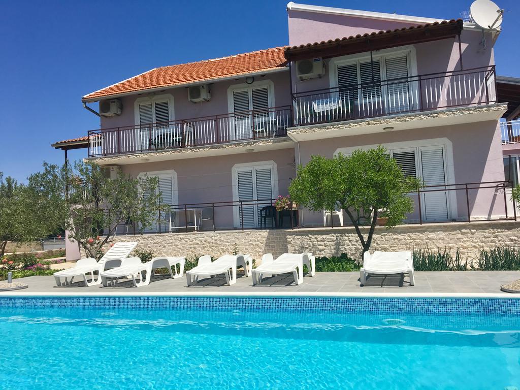 Krkahaus Hotel Лозовац Екстериор снимка