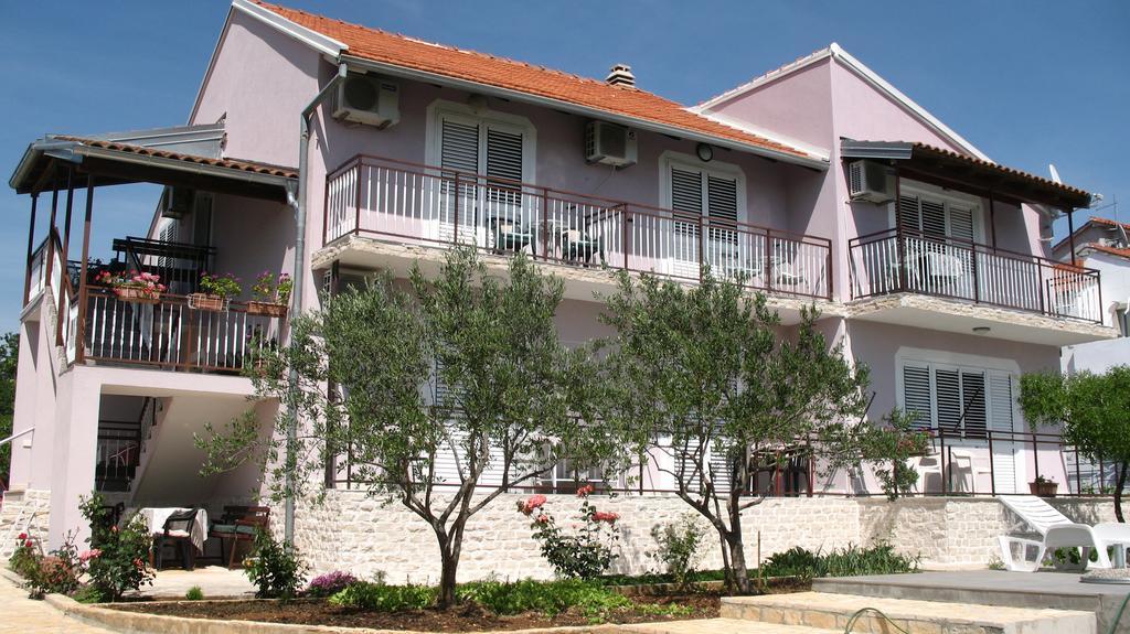 Krkahaus Hotel Лозовац Екстериор снимка