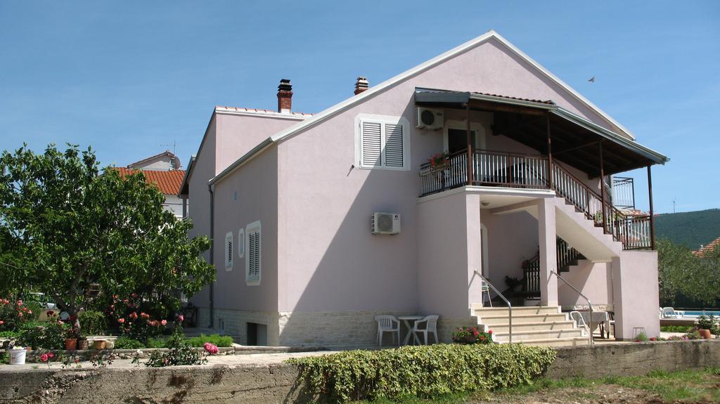 Krkahaus Hotel Лозовац Екстериор снимка