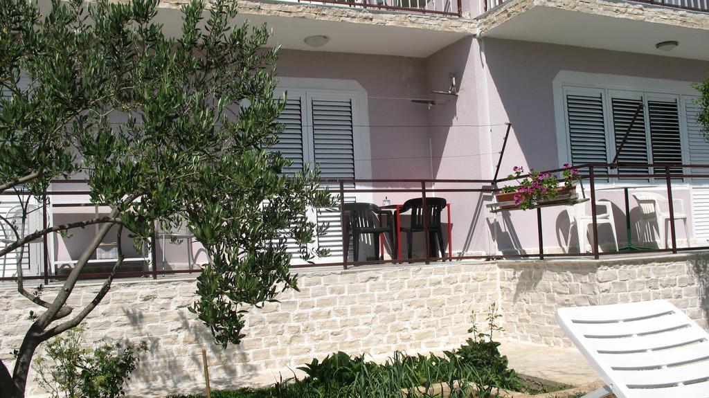Krkahaus Hotel Лозовац Екстериор снимка