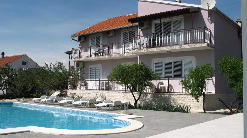 Krkahaus Hotel Лозовац Екстериор снимка