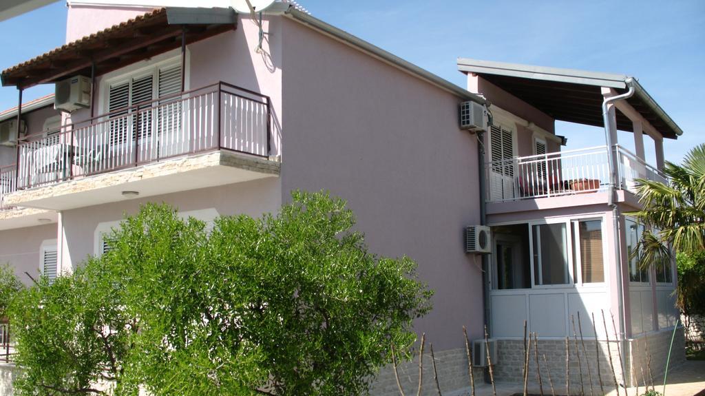 Krkahaus Hotel Лозовац Екстериор снимка