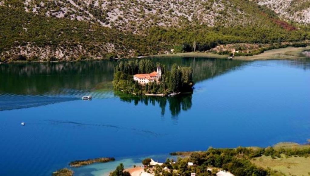 Krkahaus Hotel Лозовац Екстериор снимка