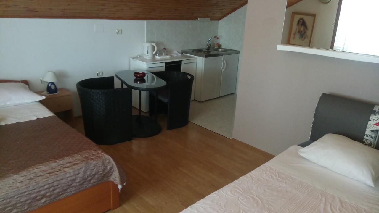 Krkahaus Hotel Лозовац Екстериор снимка