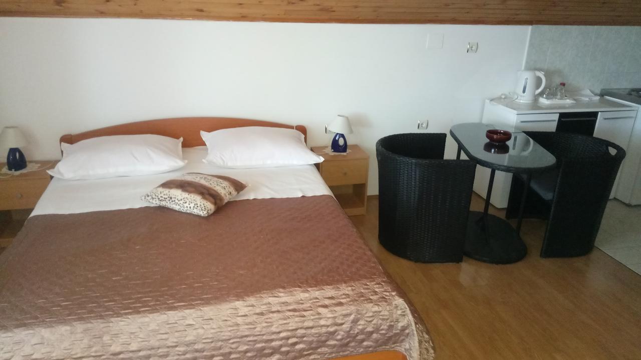 Krkahaus Hotel Лозовац Екстериор снимка